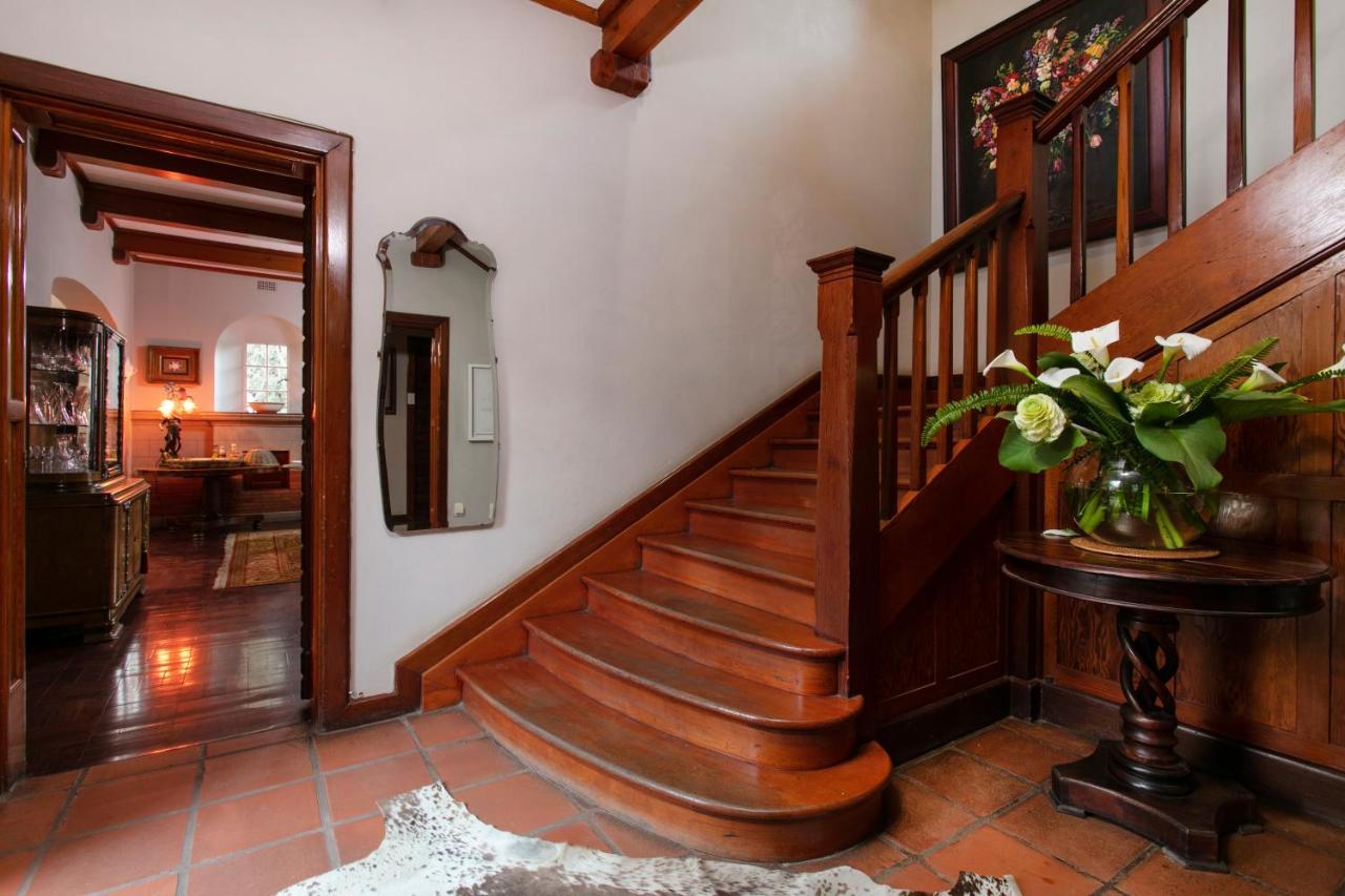 Отель Brooklyn Manor Претория Экстерьер фото