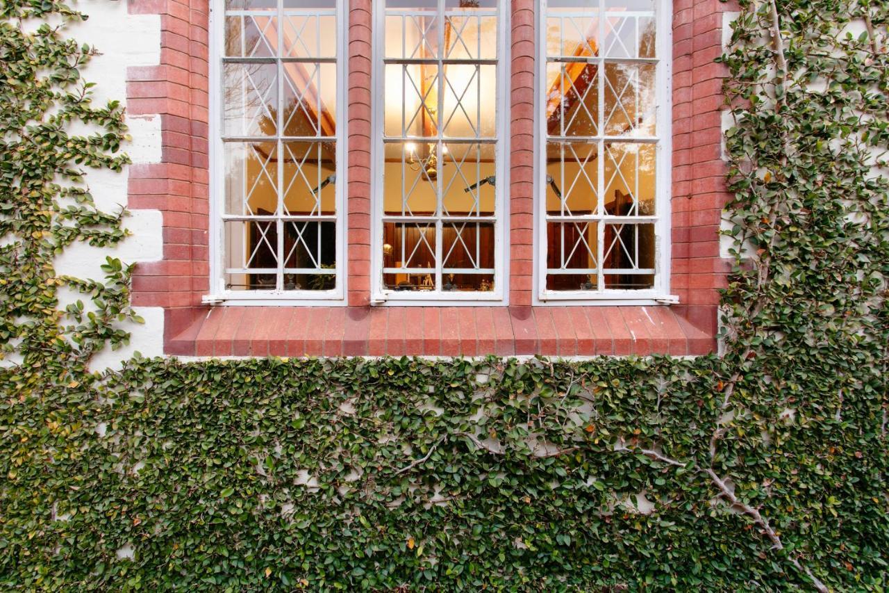 Отель Brooklyn Manor Претория Экстерьер фото
